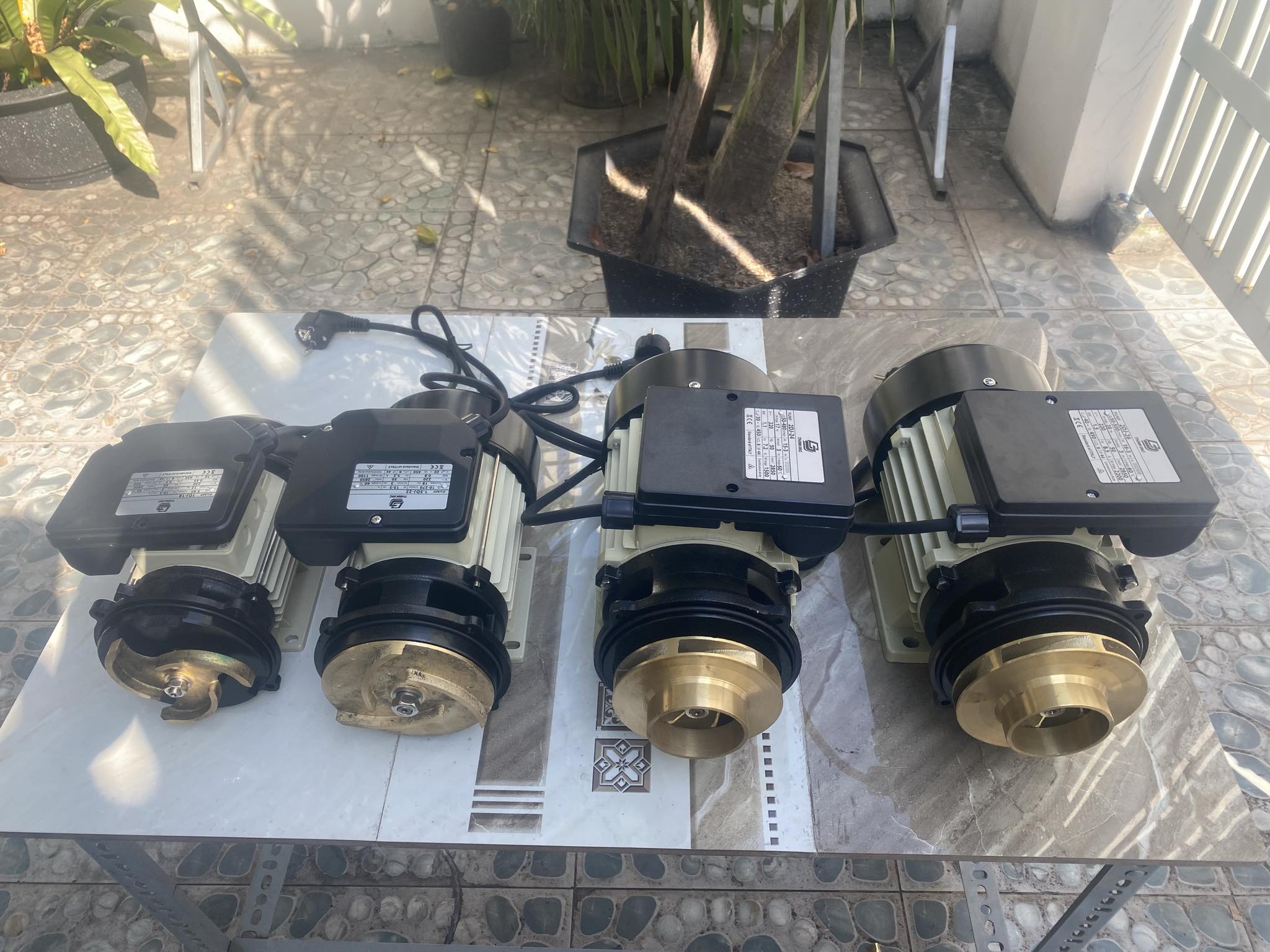 MÁY BƠM NƯỚC DK 1500W 2HP CHẤT LƯỢNG CAO, CÁNH ĐỒNG, TRỤC CỐT INOX, MOTO DÂY ĐỒNG. HỌNG HÚT XẢ 60MM