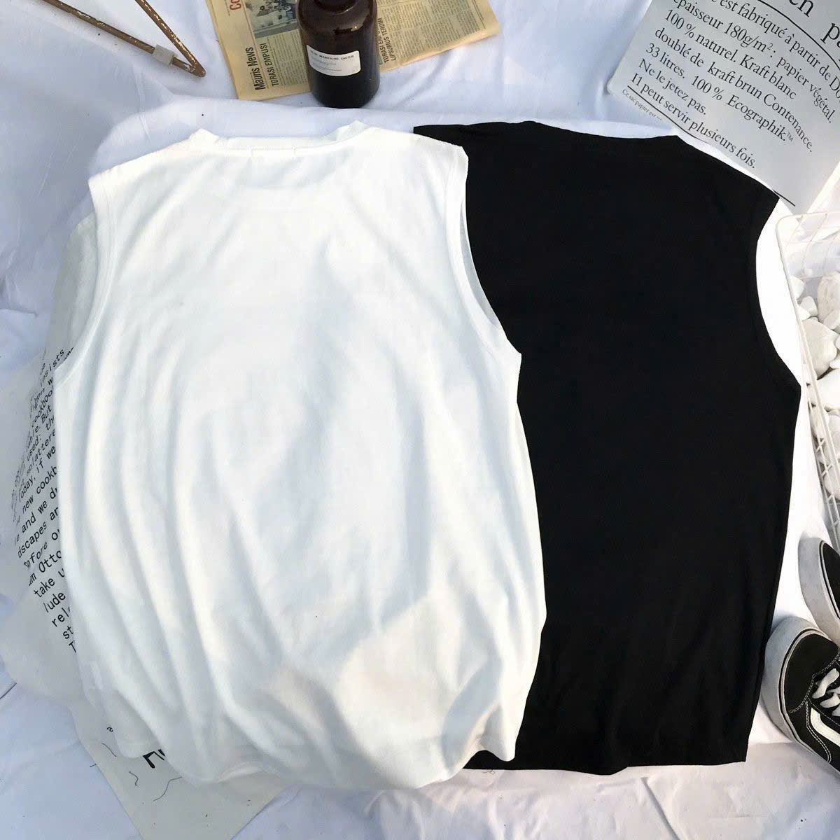 Áo thun ba lỗ nam nữ 2N Unisex hình cô gái màu trắng/ đen