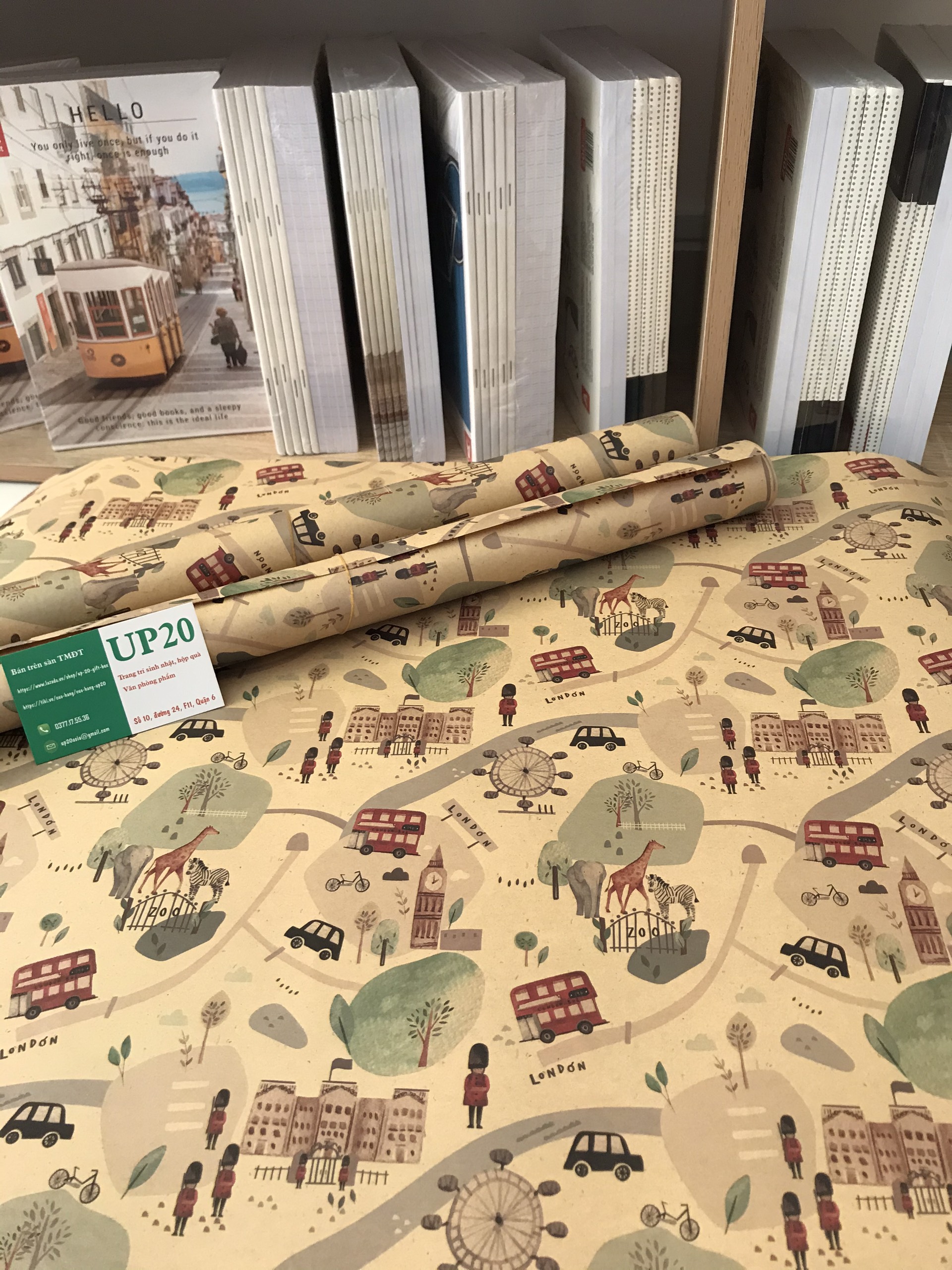 Giấy gói quà kích thước 50cm x 70cm -3 tờ