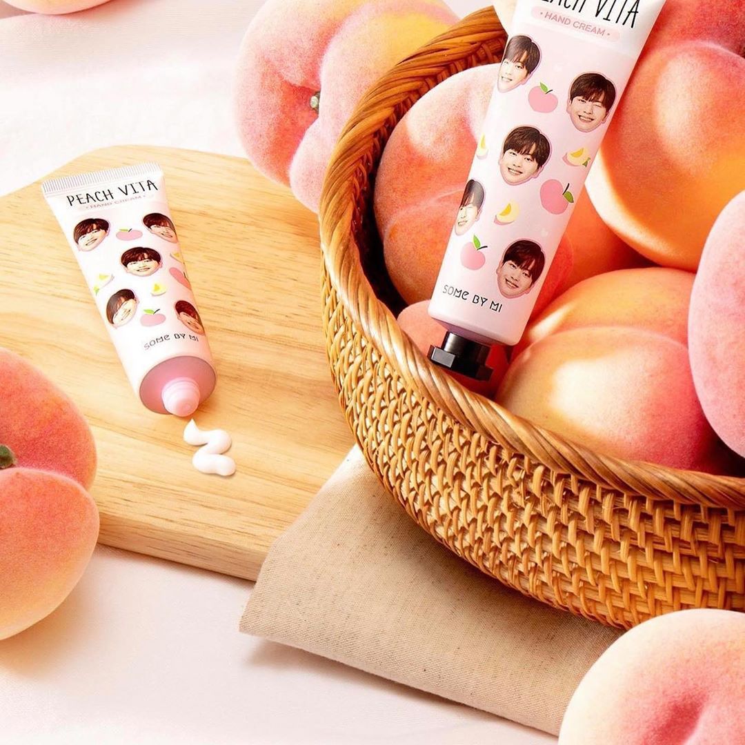 Kem Dưỡng Da Tay Some By Mi Peach Vita Hand Cream