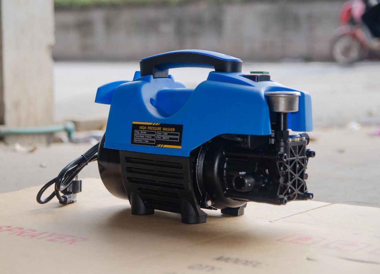MÁY RỬA XE FANTON FT18