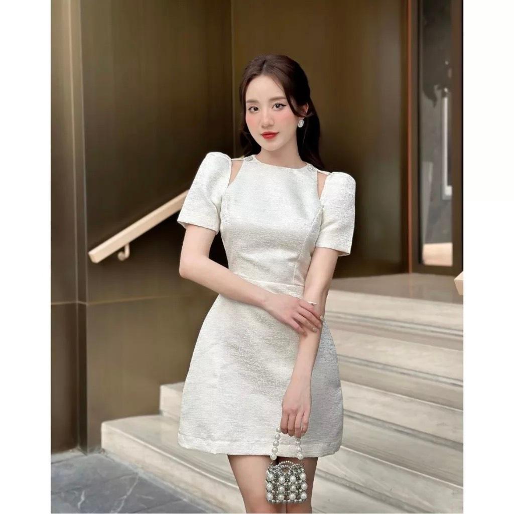 Đầm xòe khoét vai tay phồng kèm tag đá