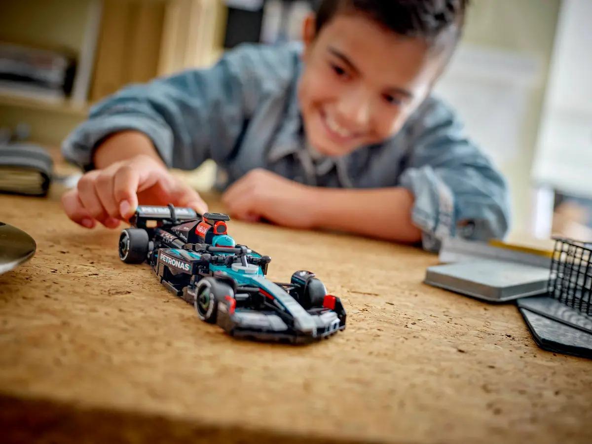 Đồ Chơi Lắp Ráp Xe Đua Mercedes-AMG F1 W15 - Lego Speed Champions 77244 (267 Mảnh Ghép)