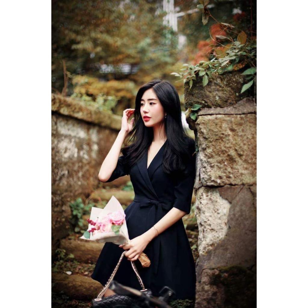 Đầm xòe cổ vest thêu hoa hồng