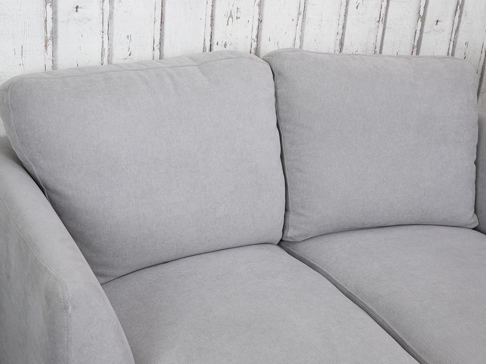 Ghế sofa đôi WILEY khung gỗ chắc chắn, đệm bọc vải cao cấp xám nhạt | Index Living Mall - Phân phối độc quyền tại Việt Nam
