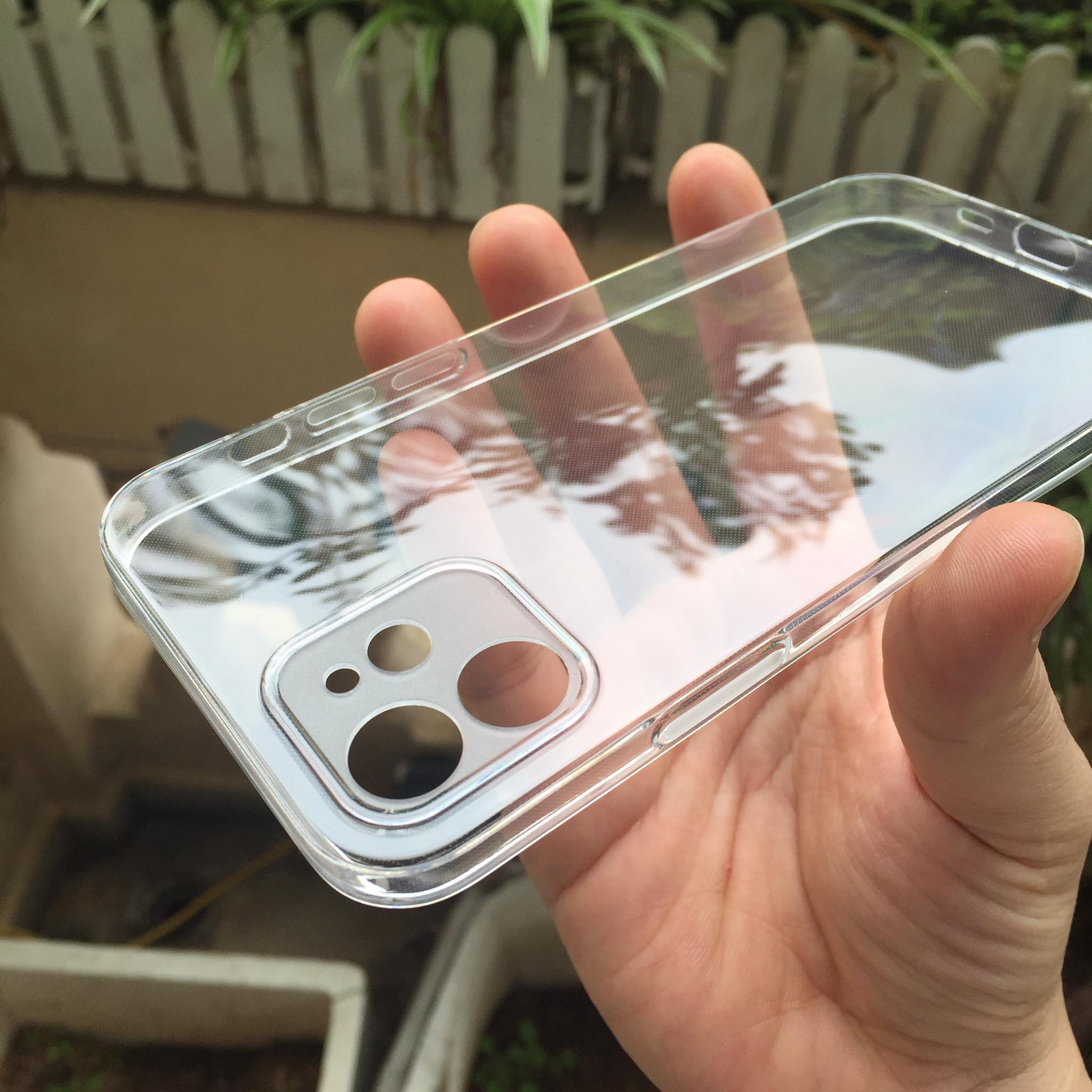 Hình ảnh Ốp lưng silicon Gor cho Apple iPhone 12 6.1 inch siêu mỏng, có gờ bảo vệ camera- Hàng nhập khẩu