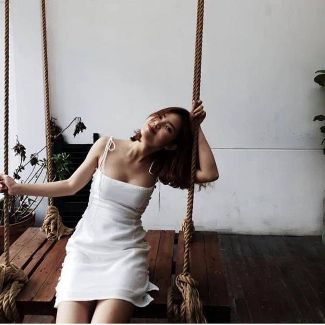 ĐẦM TRẮNG 2S FORM A ĐÍNH NÚT BỌC
