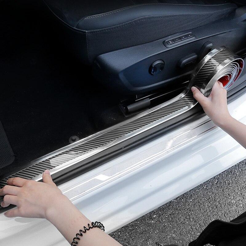 Dán cửa ô tô Miếng dán bảo vệ cửa xe ô tô Dải cản quang 5D bằng sợi carbon Bảo vệ cạnh cửa đa năng