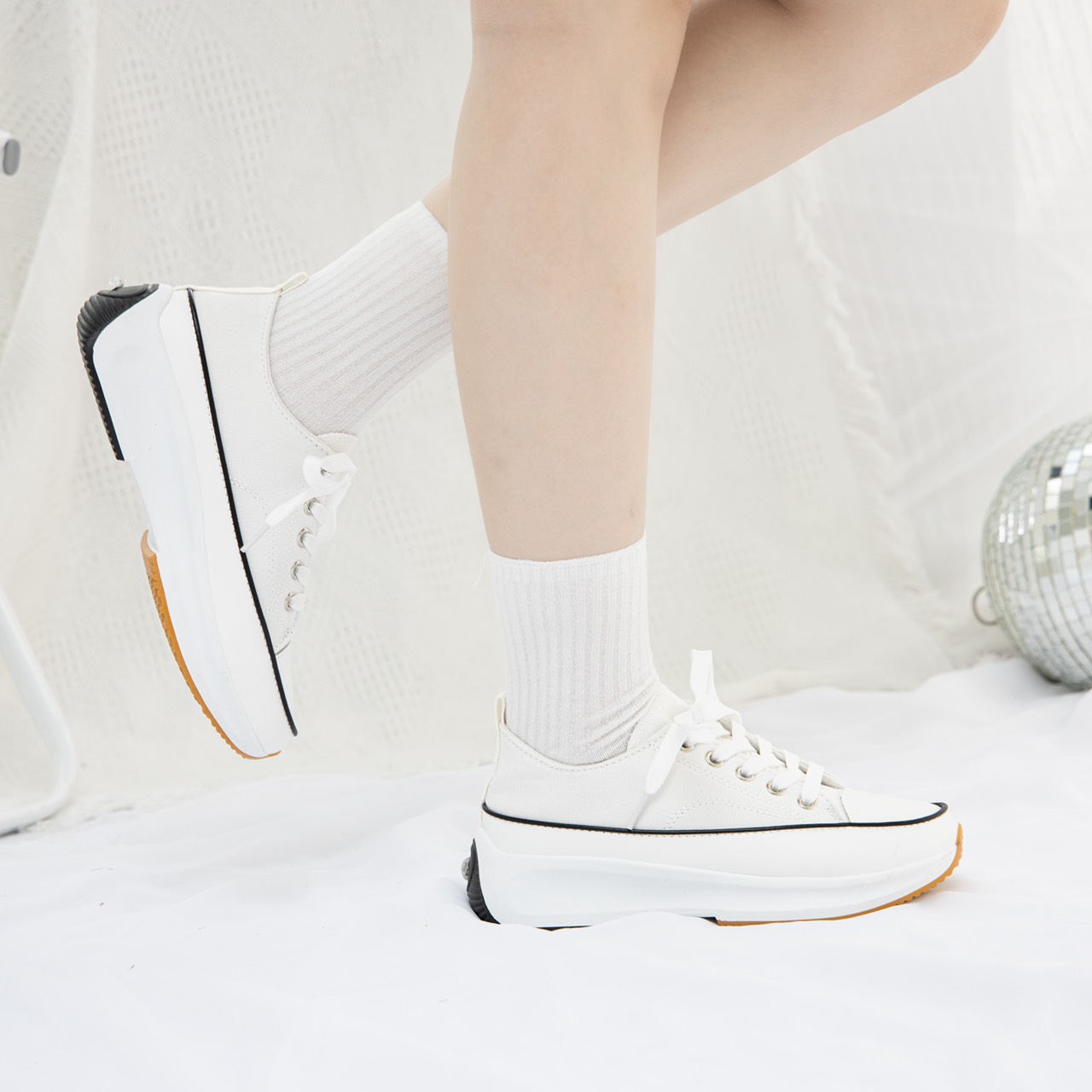 Giày Thể Thao Nữ thời trang MWC giày sneaker đế cao cá tính siêu HOT NUTT- 0575