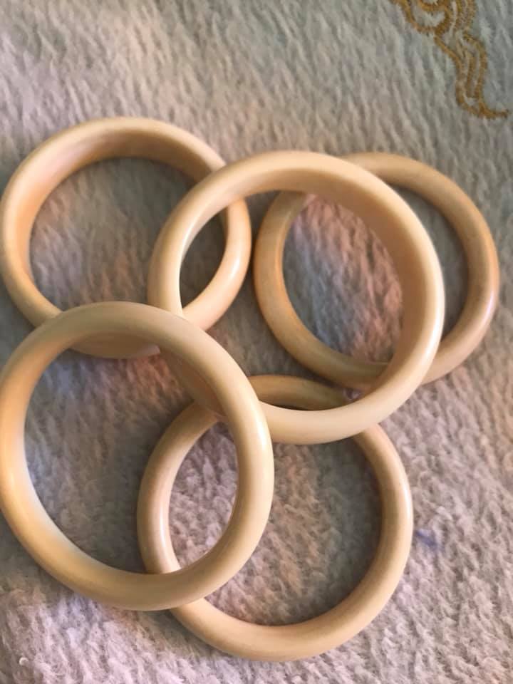 Vòng Đeo Tay Cho Bé đeo 6 tháng -3 tuổi  Màu Trắng Giả Ngà Hay Gọi Xương Mỹ Nghệ  Ni 37mm -41mm 