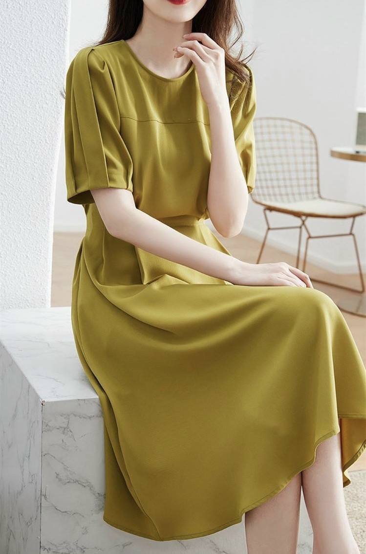 ĐẦM XÒE LỤA MÀU VÀNG TAY XẾP LY THANH LỊCH