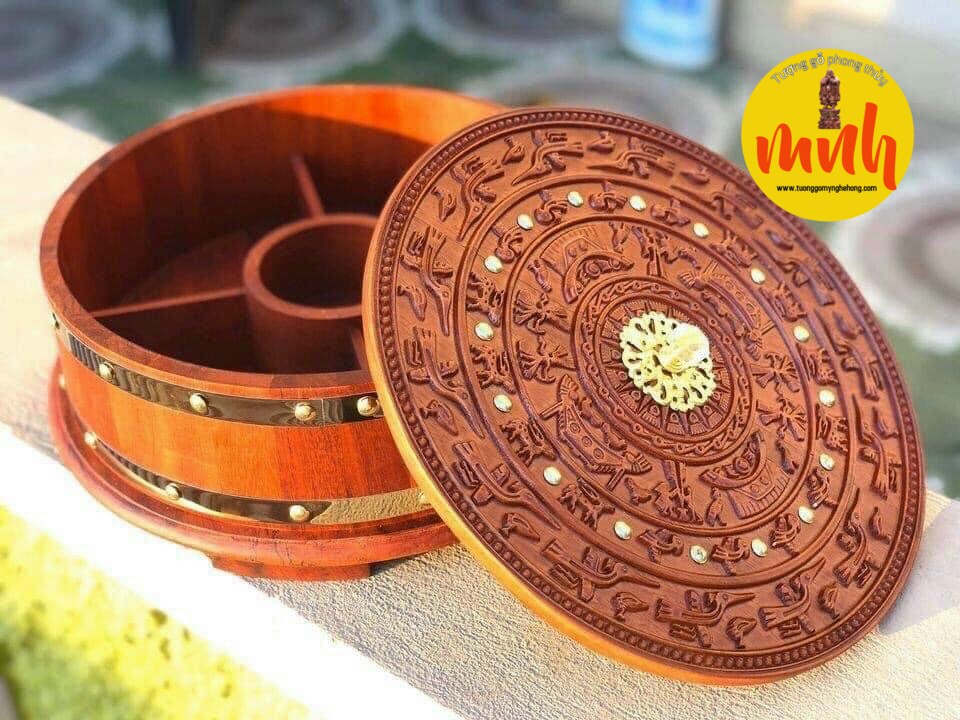 Hộp Đựng Bánh Kẹo Điêu Khắc Trống Đồng, Đường Kính 40cm, cao 12cm.