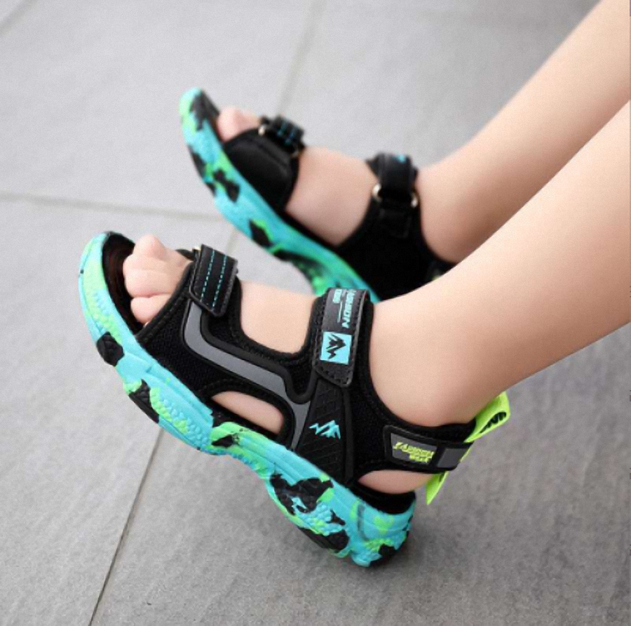 Hình ảnh Sandal bé trai siêu nhẹ đi học đi chơi năng động và cá tính SD233