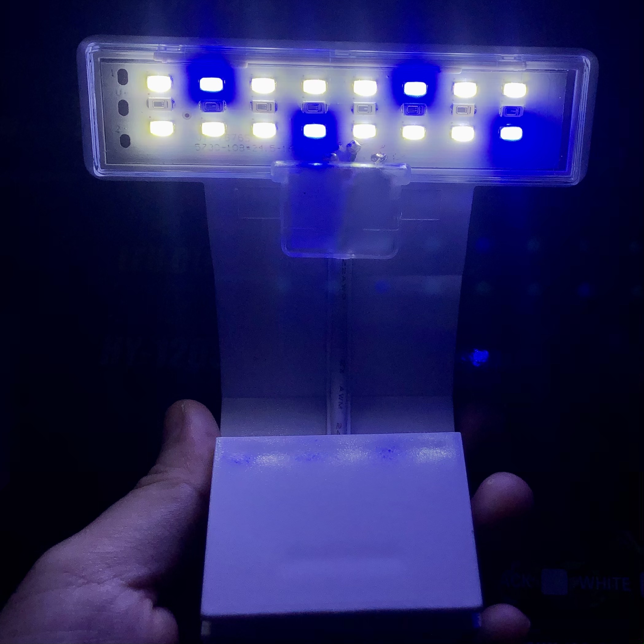 Đèn LED kẹp thành hồ cá, hồ thủy sinh ĐỔI MÀU 3 CHẾ ĐỘ từ 15 đến 30cm