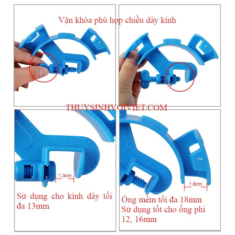 Kẹp ống mềm lên thành hồ khi thay nước cho hồ thủy sinh, hồ cá