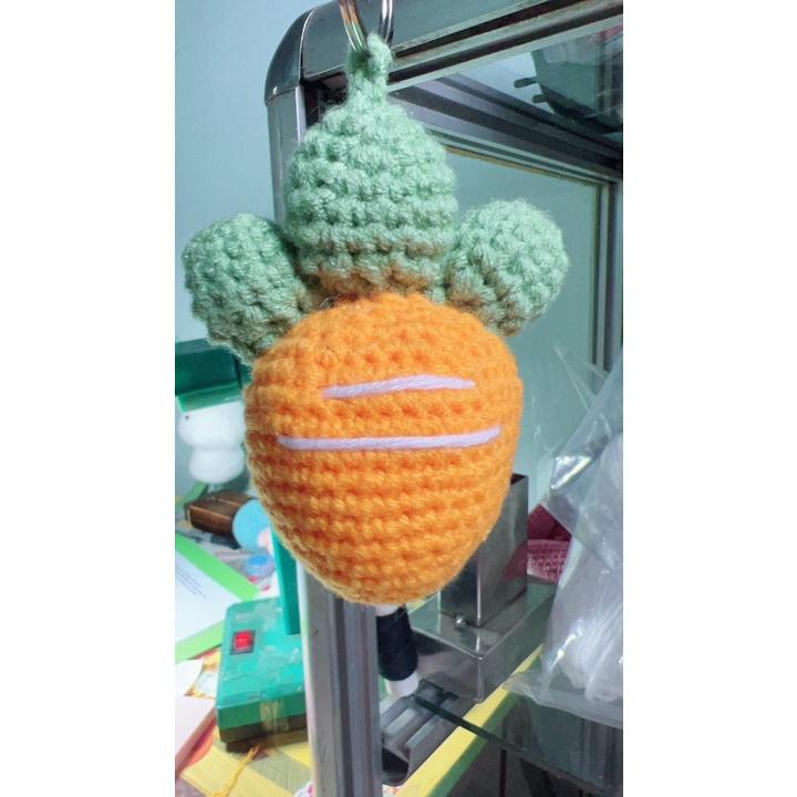 Móc khóa cà rốt bằng len handmade