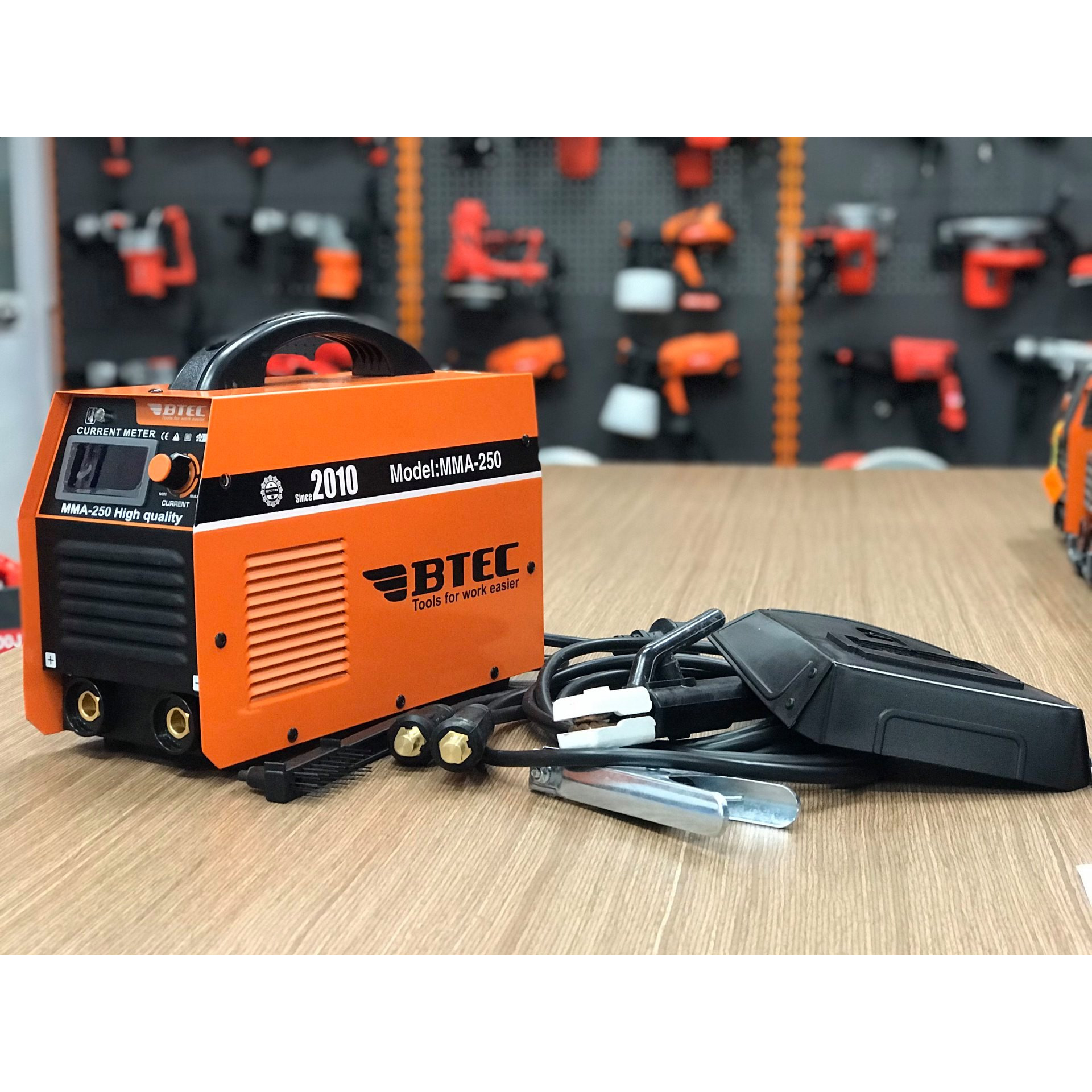 MÁY HÀN QUE ĐIỆN TỬ BTEC MMA-250 - HÀNG CHÍNH HÃNG