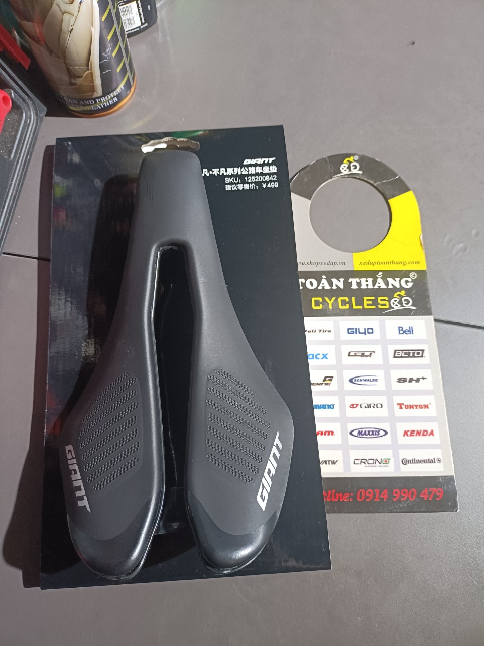 Yên xe đạp Giant 2 Cầu giảm chấn