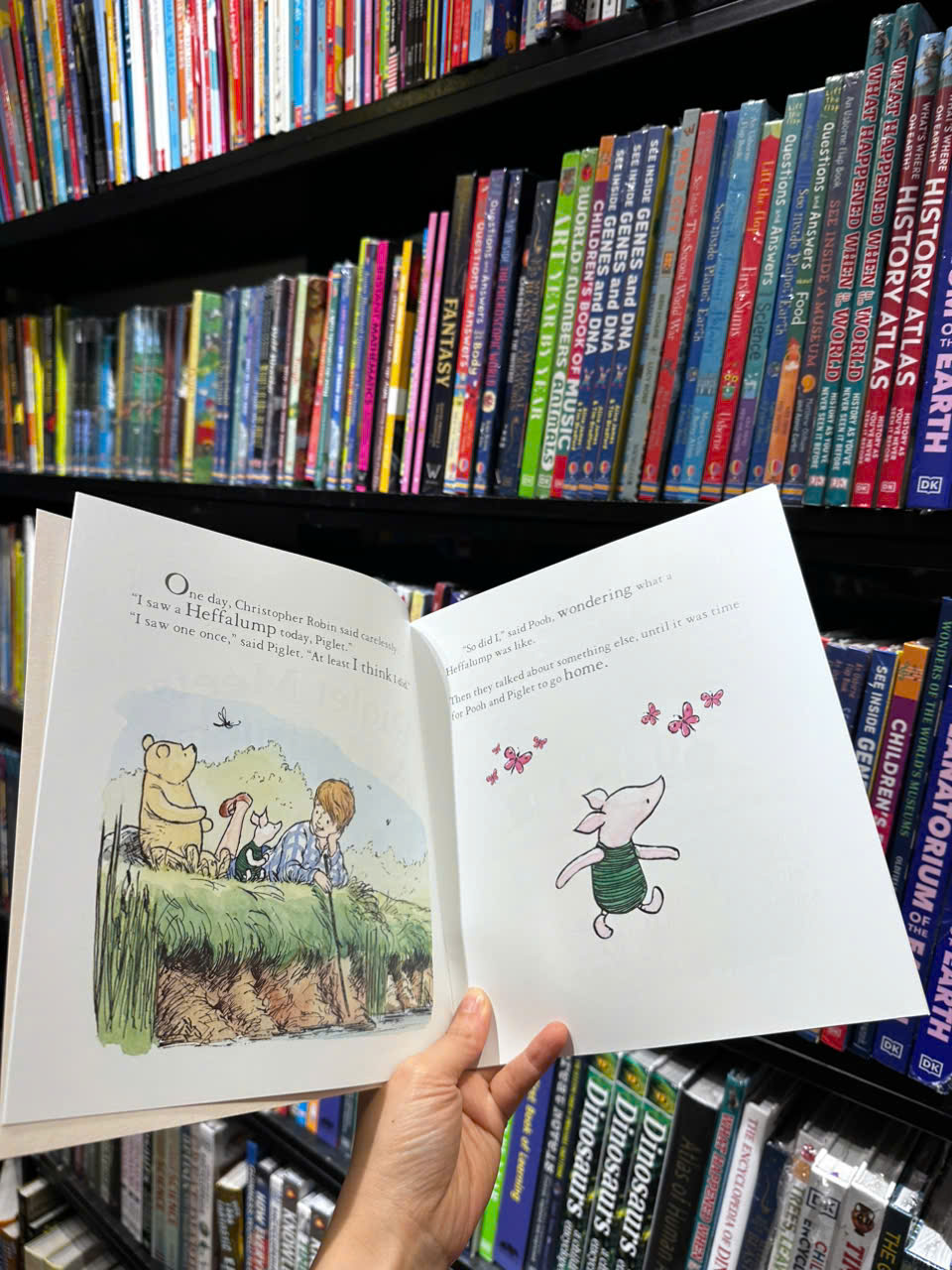Sách - Winnie-the-Pooh: Piglet Meets a Heffalump - Sách ngoại văn, sách thiếu nhi tiếng Anh, bìa mềm, nhập khẩu UK