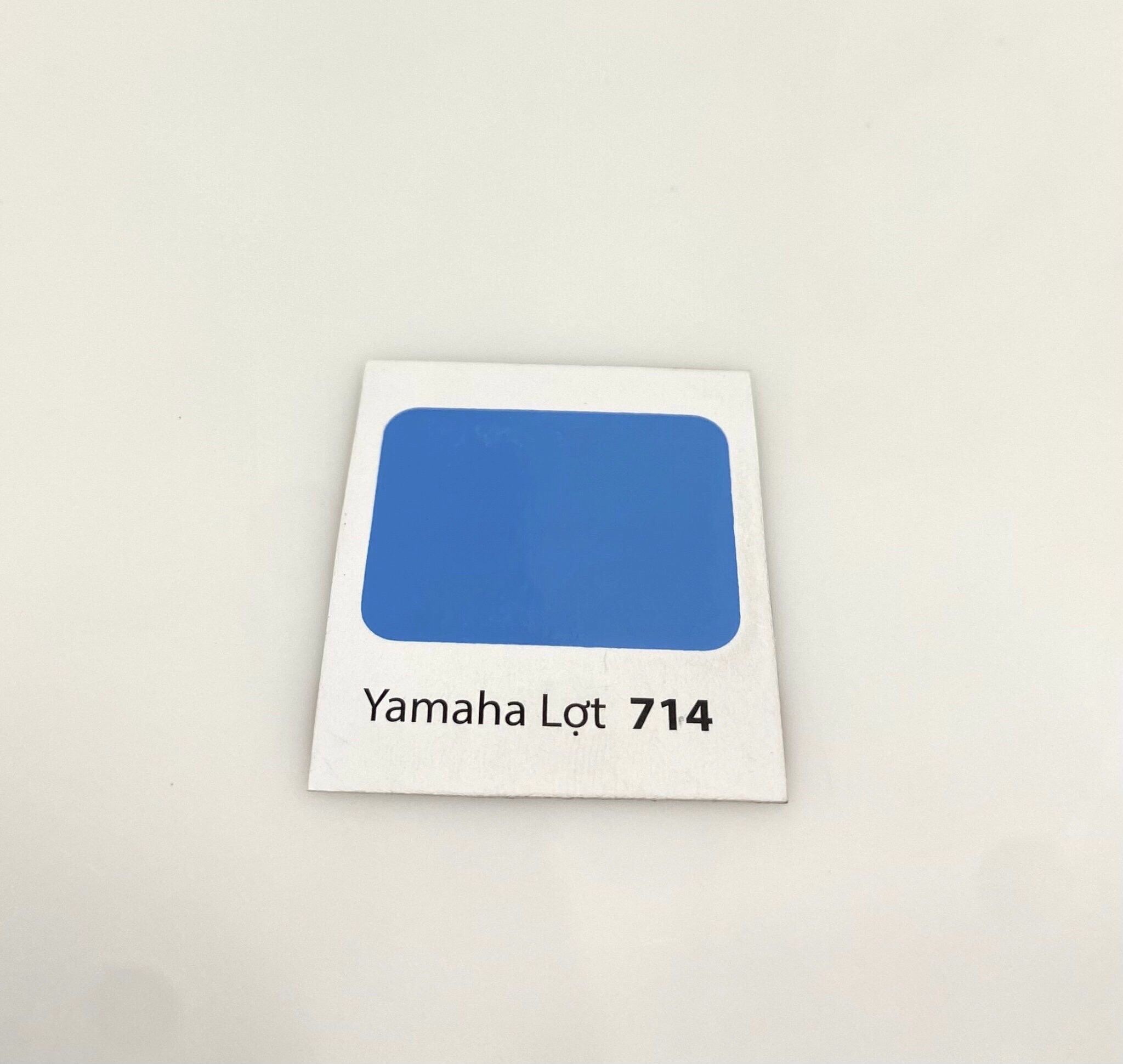 Sơn dầu Bạch Tuyết màu xanh Yamaha 714 2.8kg