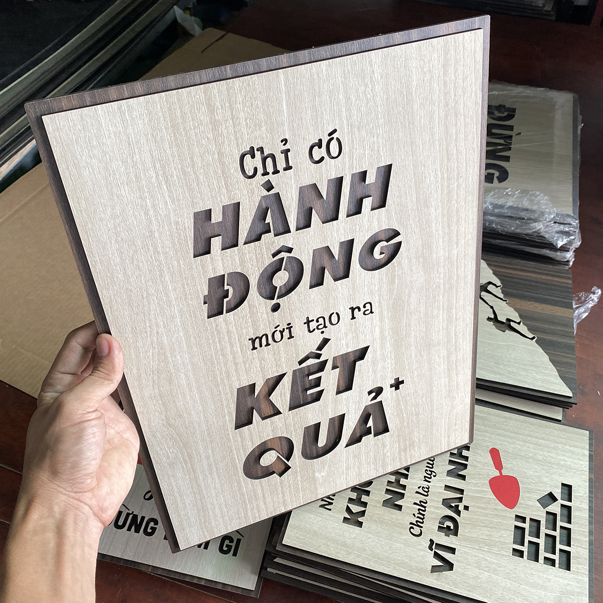 Tranh treo tường bằng Gỗ handmade khắc laser chữ slogan tạo động lực TBIG033 "chỉ có hành động mới tạo ra kết quả"