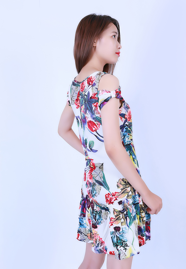 Váy đầm lanh (tole) chính hãng Vicci TVN004.4 thiết kế tay ngắn, dáng đuôi cá suông nhẹ, chất liệu lanh xước mềm nhẹ, thấm hút mồ hôi tạo cảm giác nhẹ nhàng, thoải mái phù hợp mặc ở nhà, đi chơi
