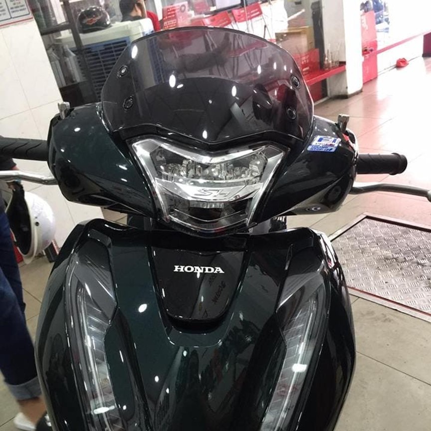 Kính Chắn Gió Xe Sh125 , Sh150 , Sh Việt nam 2017 2018 2019