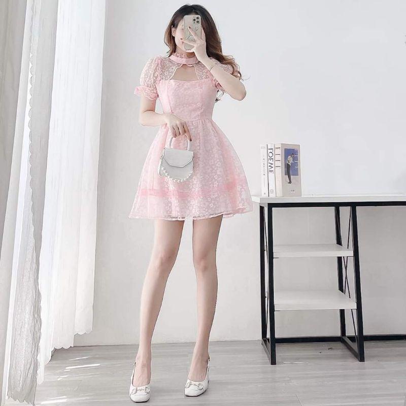 Đầm dự tiệc cổ yếm ren hoa sang trọng Tulip Dress