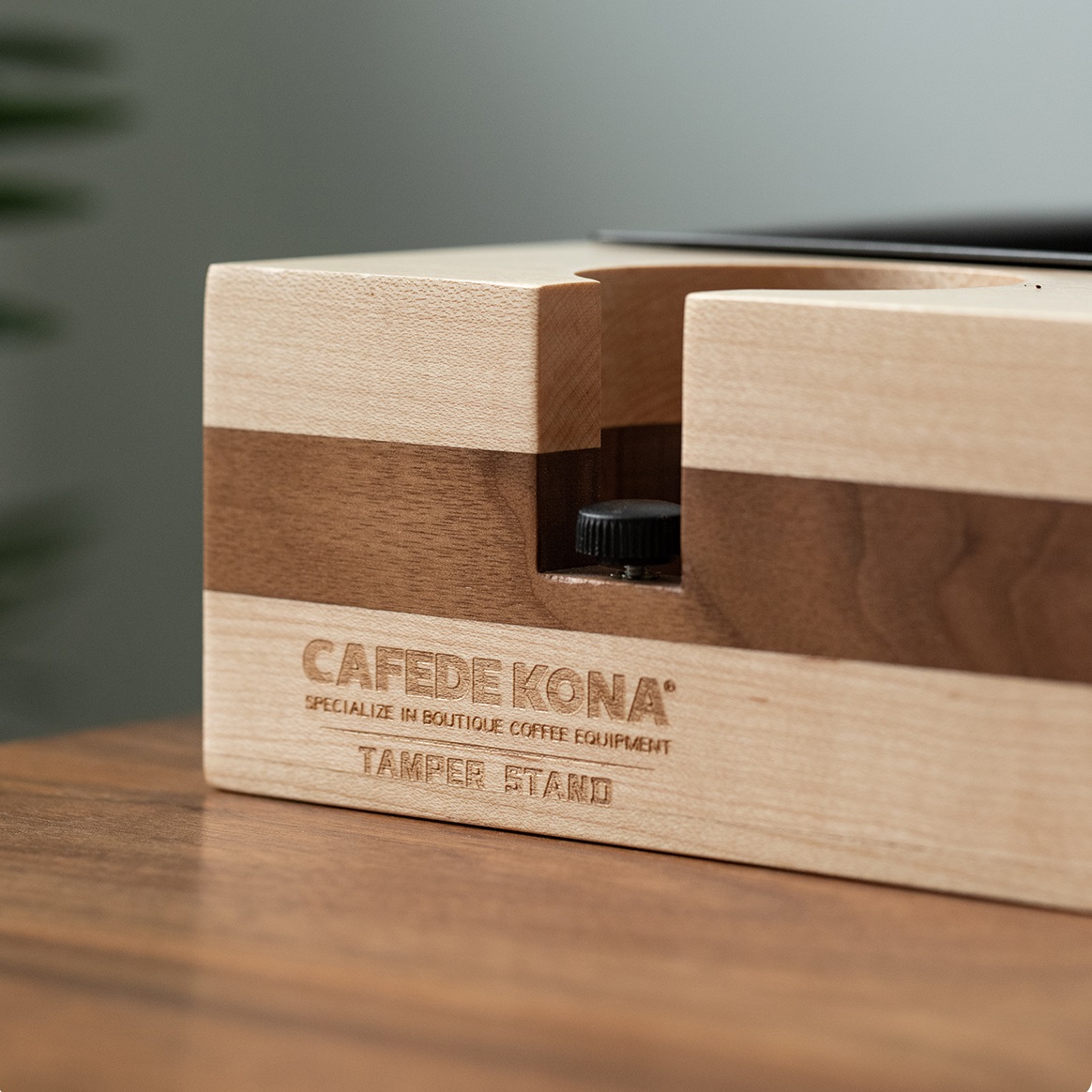 Đập bã giá đỡ tay cầm pha cà phê espresso bằng gỗ Cafede Kona