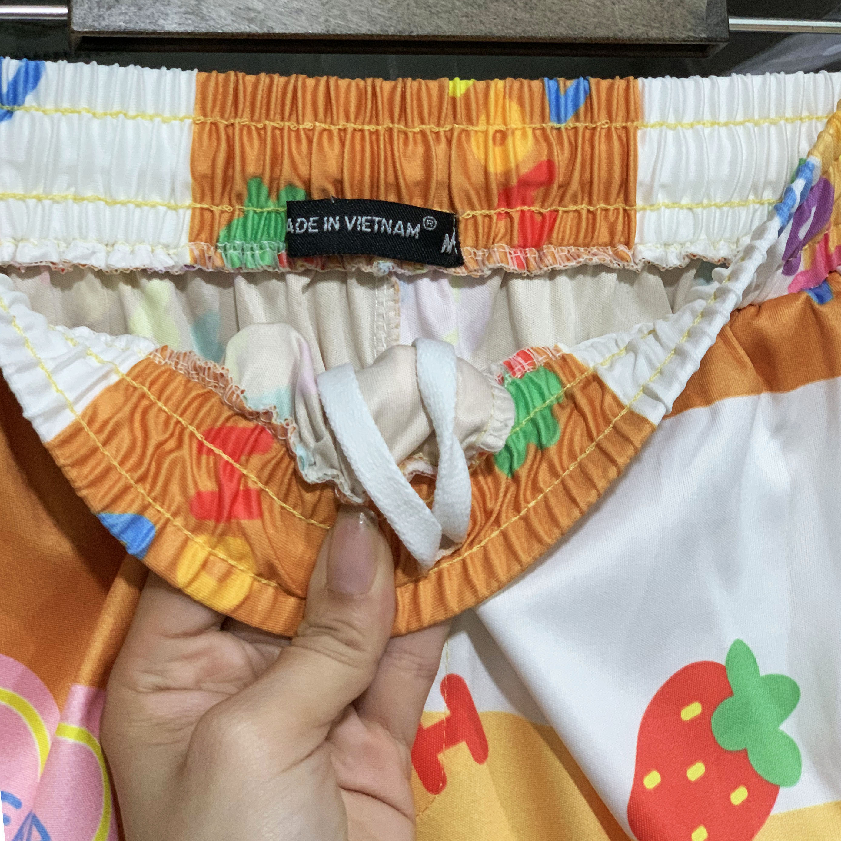 Quần Hoạt Hình Dài Gấu Ăn Dâu Ống Rộng Cartoon Pant V2 Oversize Ulzzang Unisex - MM