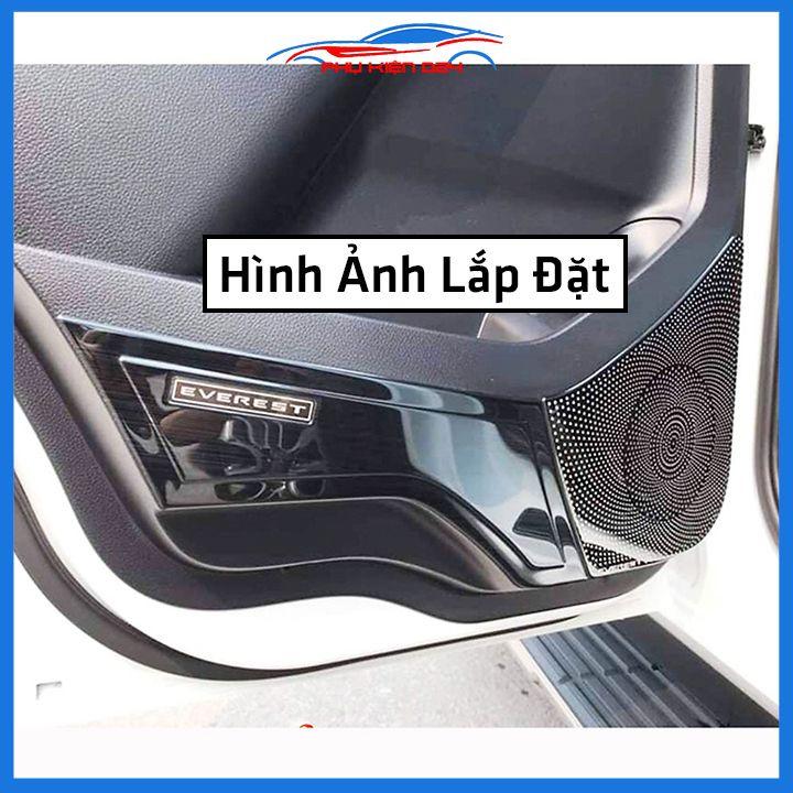 Bộ ốp tapli Ford Everest 2016-2017-2018-2019-2020-2021-2022 vân Titan chống xước va đập khi mở cửa và làm đẹp xe
