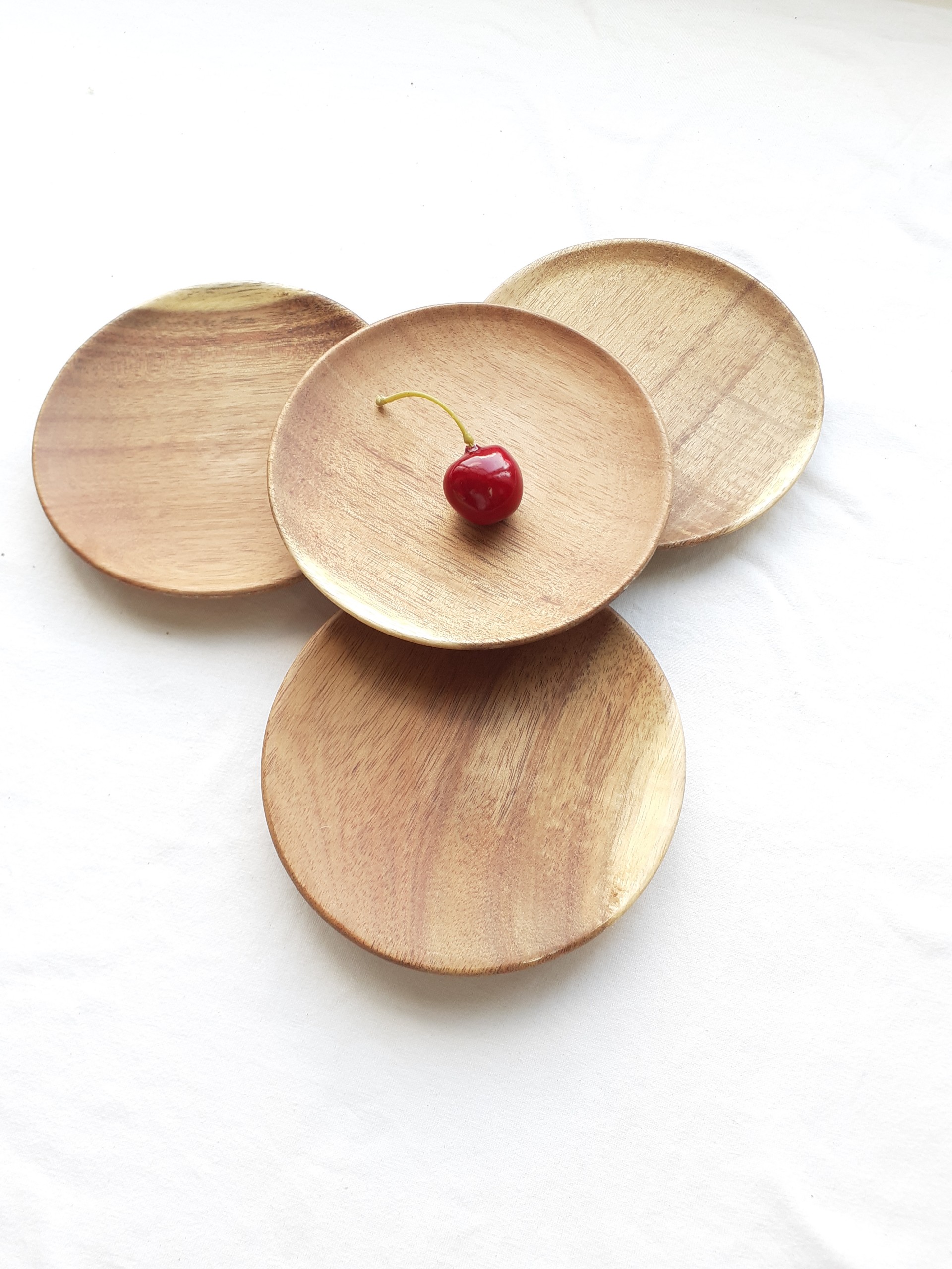 Bộ 4 đĩa gỗ KEO tròn nhỏ 12 cm lót ly, cốc, đựng hoa quả, đồ ăn ( ĐG 02 )