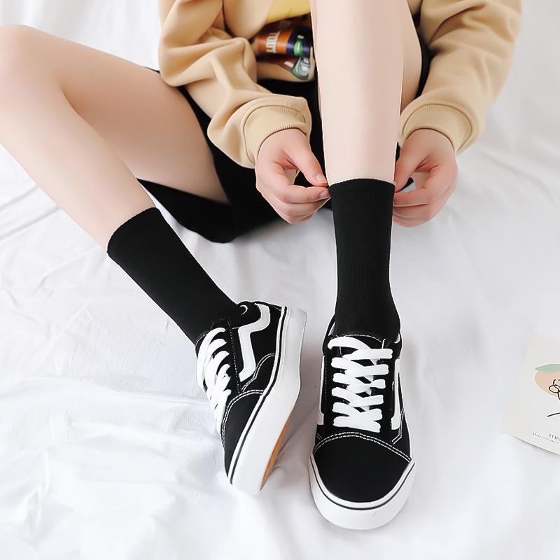 Vớ Cổ Cao Màu Trắng Thiết Kế Đơn Giản Thoải Mái Cho Nam Và Nữ