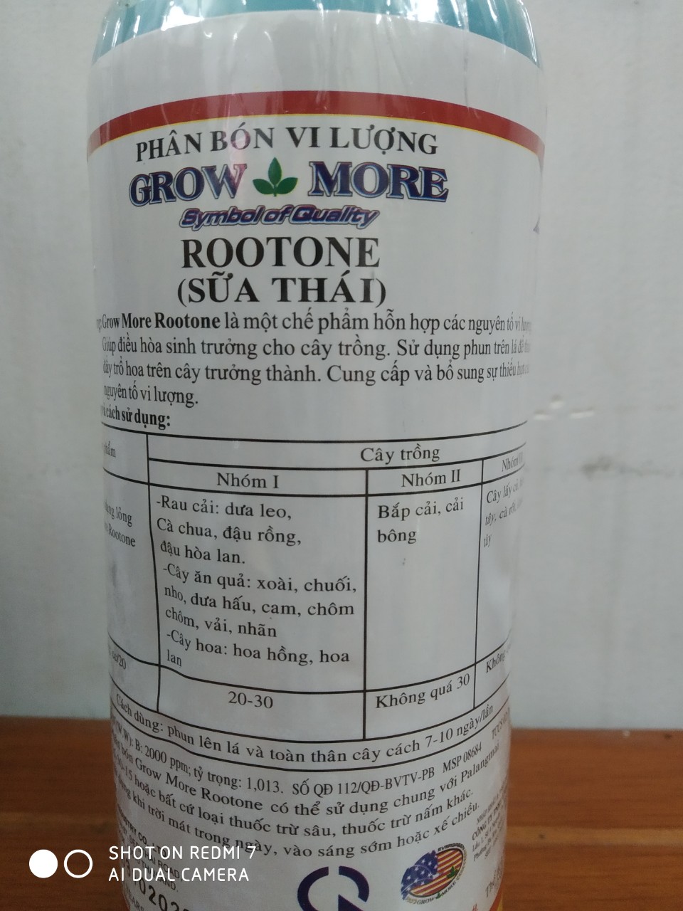 Phân bón sữa Thái - Làm đẹp hoa - chai 725 ml