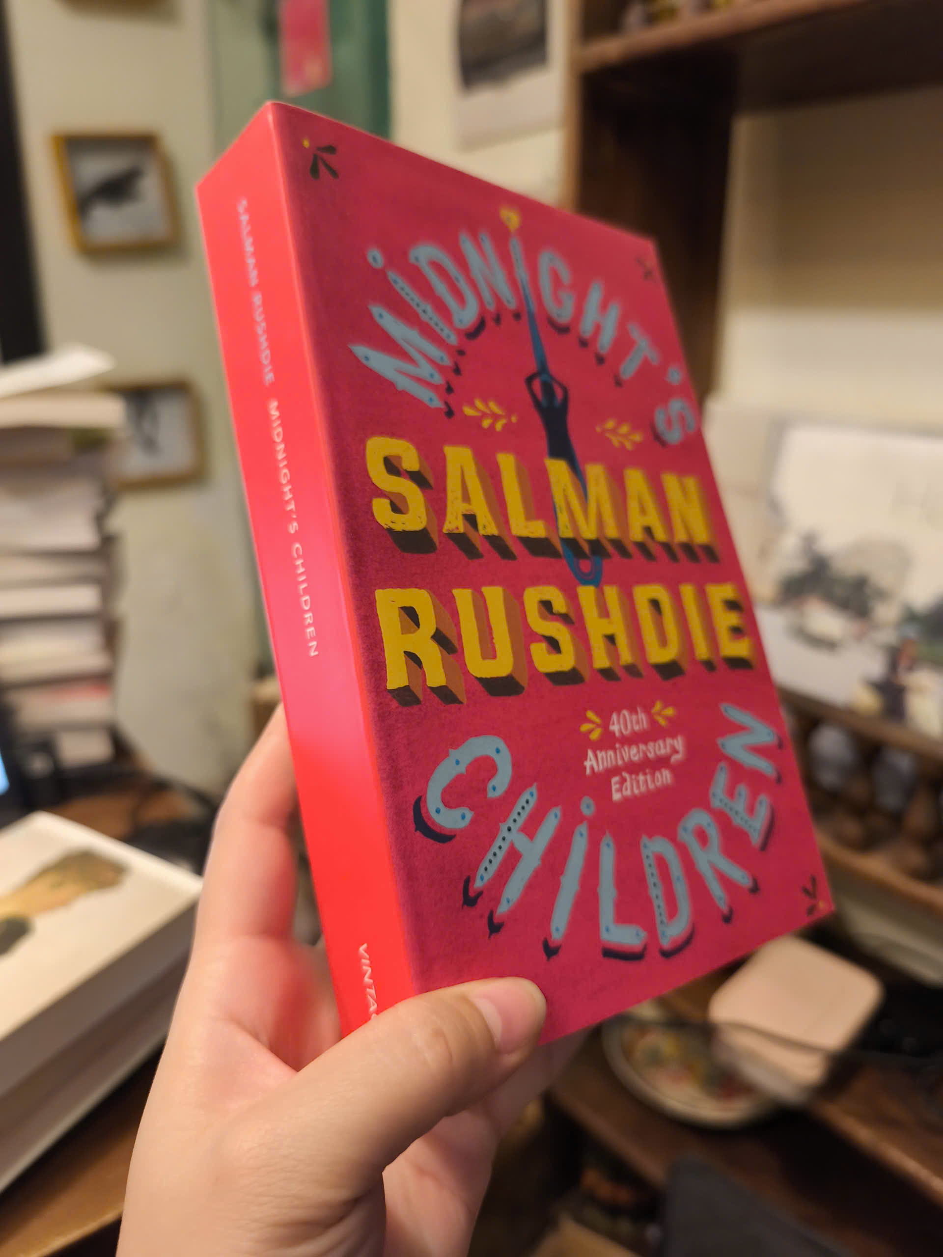 Sách - Midnight's Children by Salman Rushdie - Fiction/Magical Realism/Classics - Sách Ngoại Văn