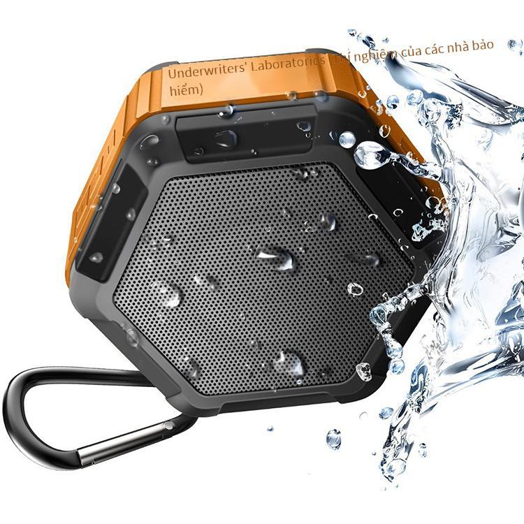 Thẻ hình lục giác chống nước 65 cấp phong cách mới nhất Loa Bluetooth ba âm thanh chống nhỏ âm thanh ngoài trời di động leo núi loa du lịch đa năng