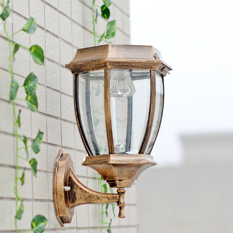 Đèn treo tường năng lượng mặt trời mái phẳng cỡ lớn HT516