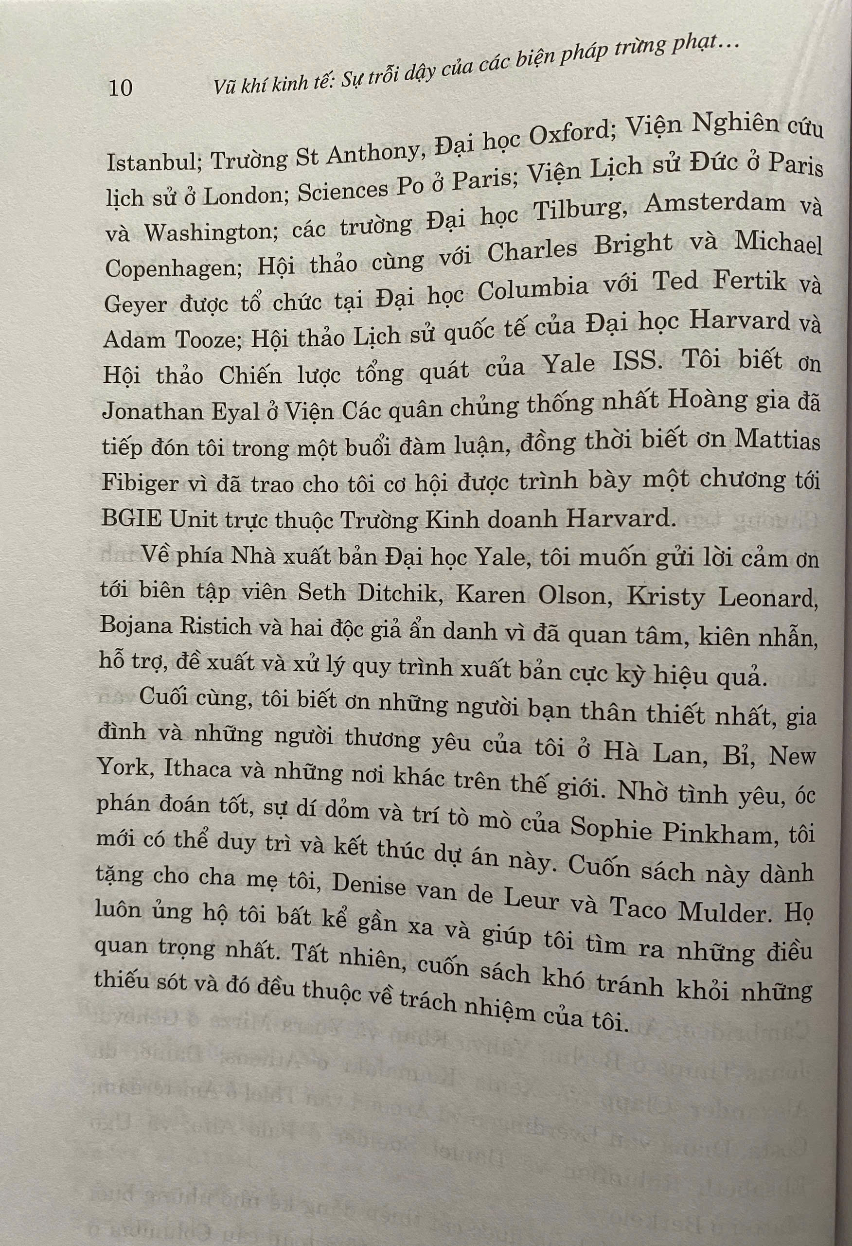Vũ Khí Kinh Tế: Sự Trỗi Dậy Của Các Biện Pháp Trừng Phạt Kinh Tế Như Một Công Cụ Chiến Tranh Hiện Đại