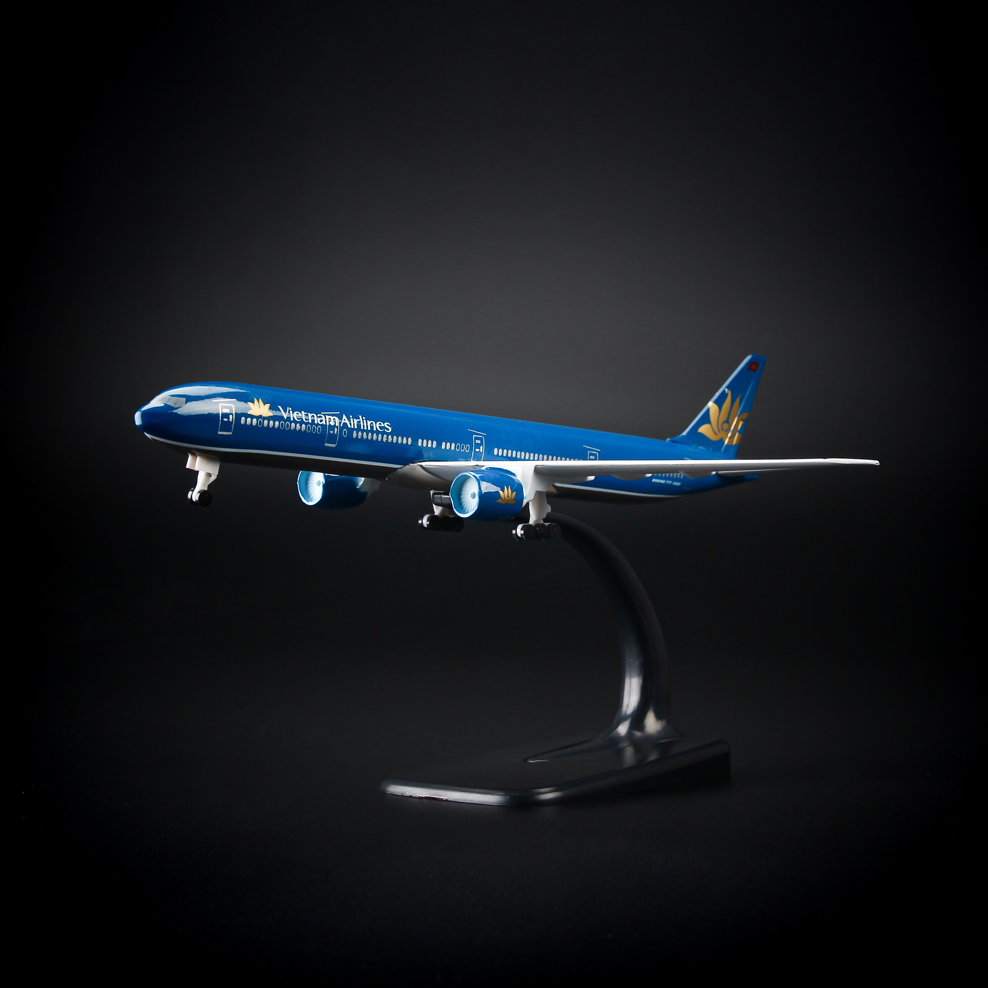 Mô hình máy bay Vietnam Airlines 20cm