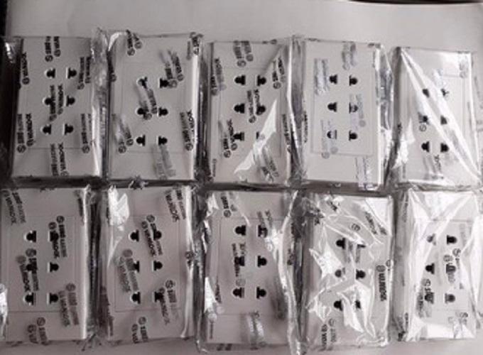 Ổ cắm điện ổ cắm âm tường ổ cắm nổi ổ cắm 3 ổ cắm 2 chấu Sino Vanlock