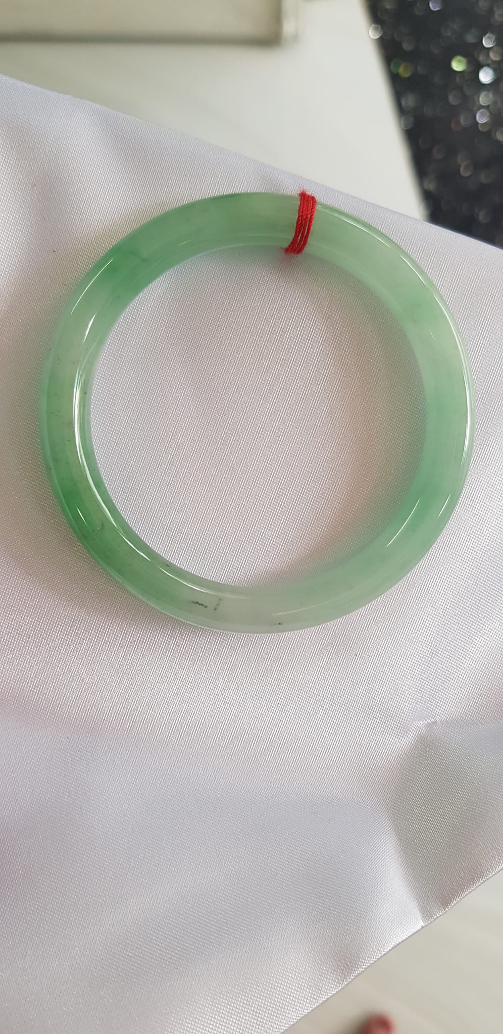 Vòng Mới đá ngọc cẩm thạch tự nhiên TR Lý A SAO 50 Size vòng 50mm x 7,2mm Màu Xanh ngọc lý trắng bóng nhẹ nhàng đẹp bóng xinh đẹp nữ 50kg - 55kg đeo đẹp ạ Món Quà Ý nghĩa Anh Chị tặng Mẹ, Vợ, người thân yêu ạ