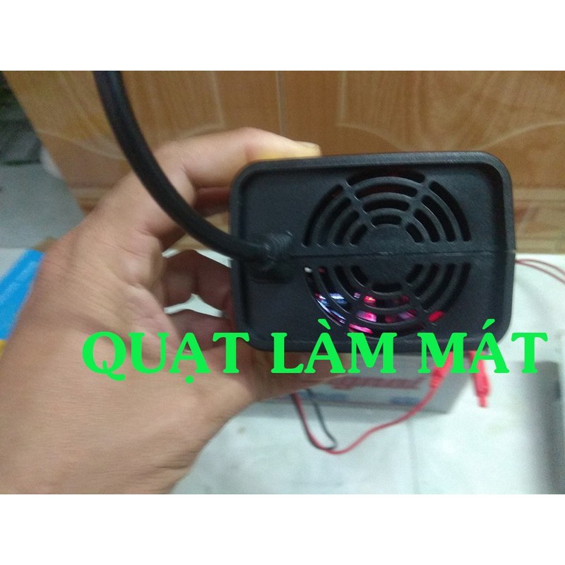 Sạc bình ắc quy 12V 4Ah-100Ah FOXSUR tự ngắt khi đầy chức năng bảo dưỡng phục hồi ắc quy bằng khử sunfat chống ngược cực