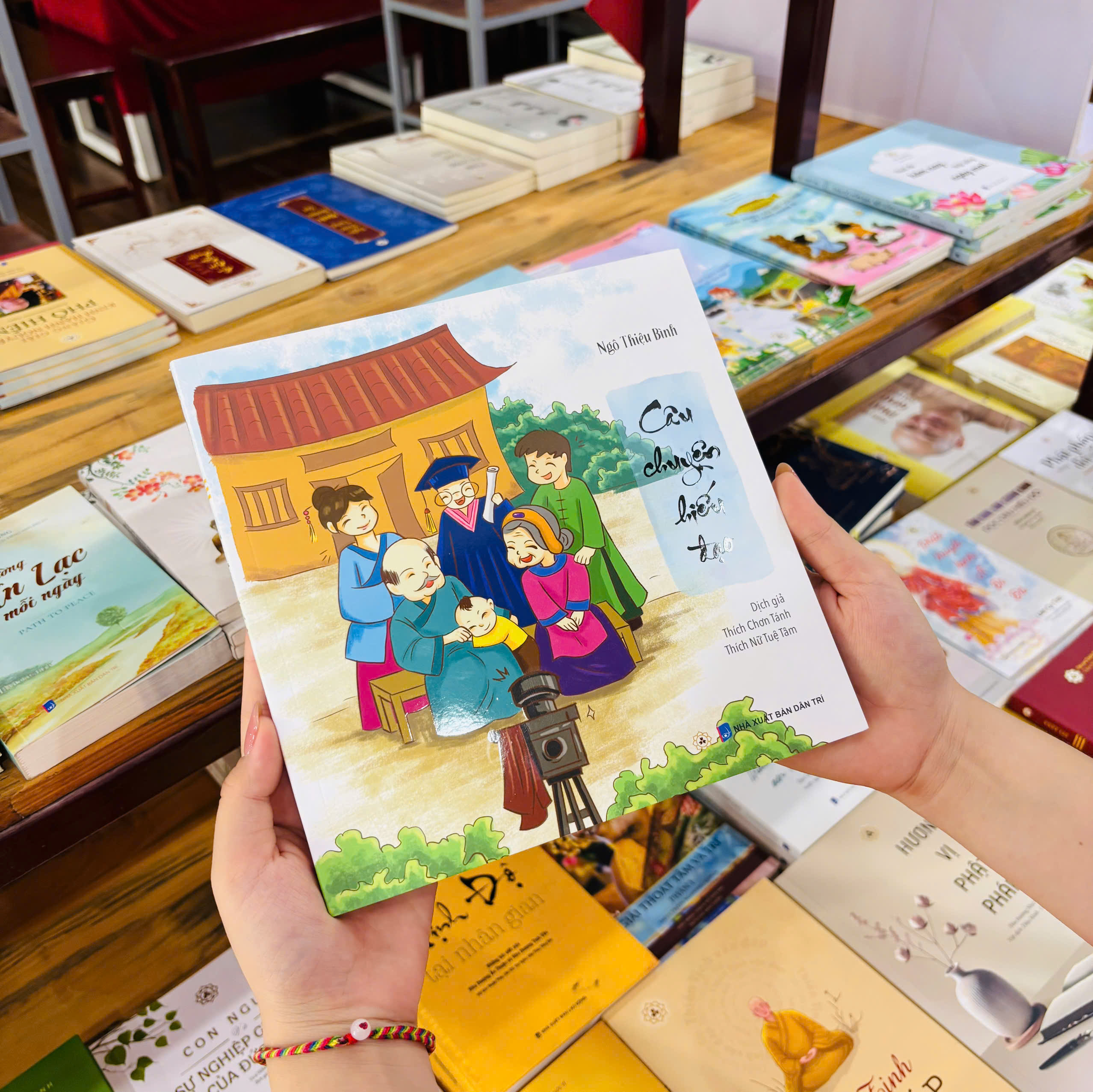 Sách Thiếu Nhi - Câu Chuyện Hiếu Đạo - Vĩnh Nghiêm Books