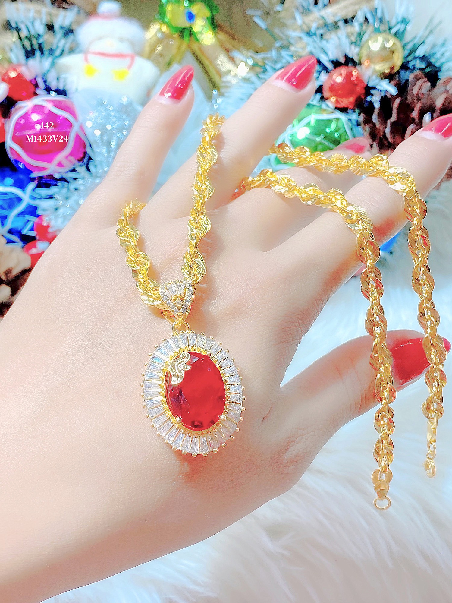 Dây chuyền đính xoàn màu mạ 18.k siêu xinh EK906
