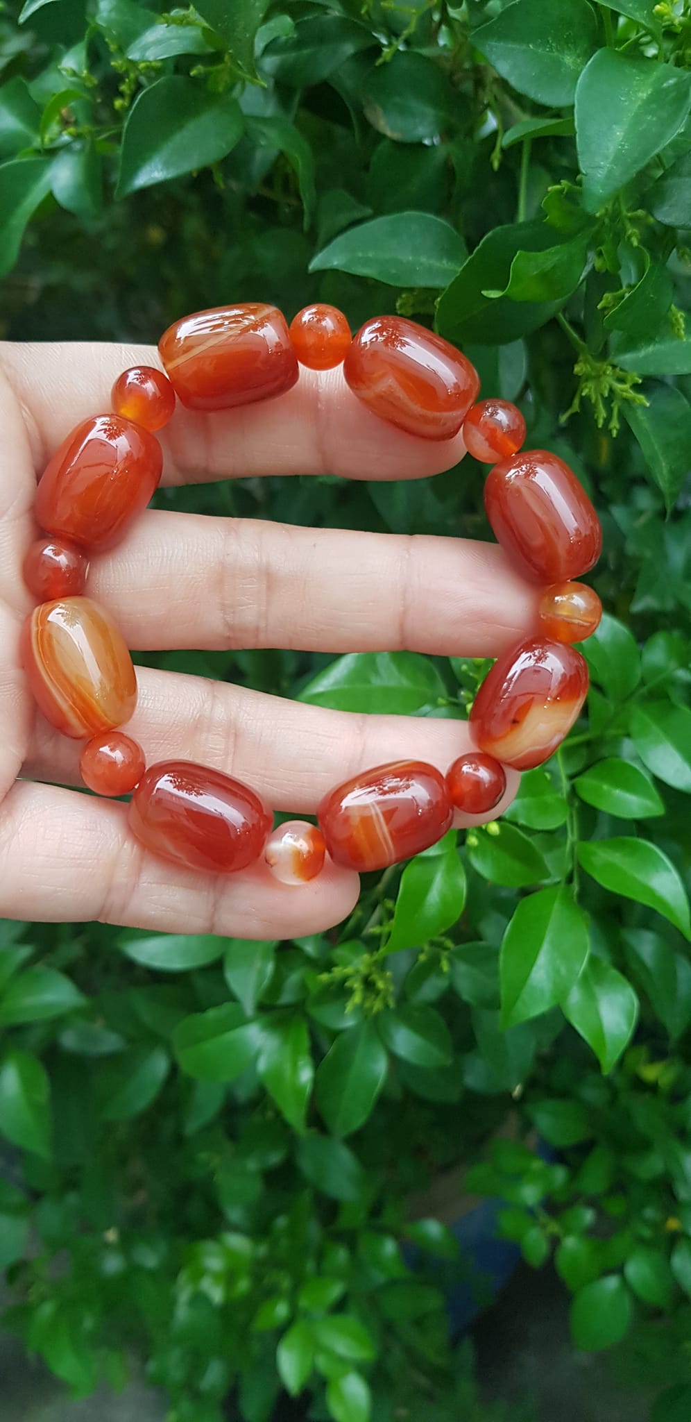 Vòng tay nữ đá mã não đỏ vân phối kiểu hạt thống hạt tròn size hạt 13mm Màu đỏ đậm nhạt vân tự nhiên nữ mệnh hoả mệnh thổ đeo may mắn rẻ xinh đẹp ạ