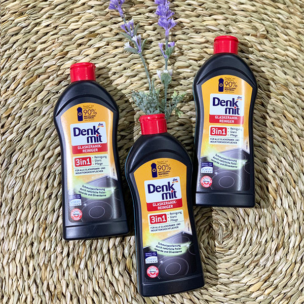 Dung Dịch Vệ Sinh Bếp Từ Denkmit Glaskeramikreiniger 3in1 bảo vệ mặt bếp, tẩy sạch dầu mỡ rất tiện dùng.