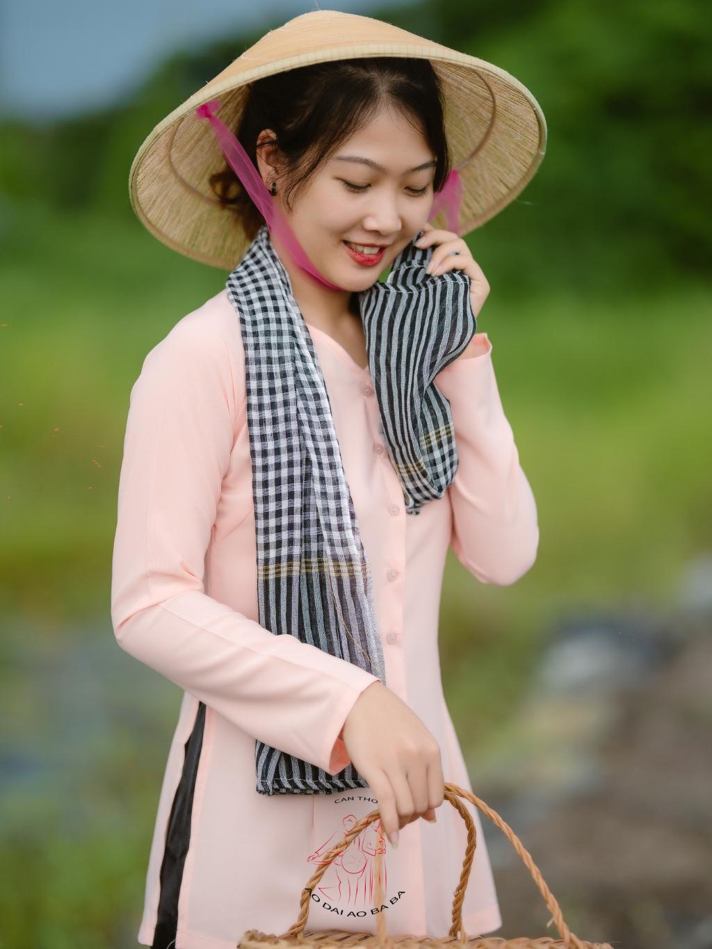 Bộ bà ba lụa hồng cam quần phi đen - Có bộ bà ba Bigsize- may sỉ bà ba toàn quốc - May bộ bà ba theo yêu cầu - Bộ bà ba, Bộ bà ba