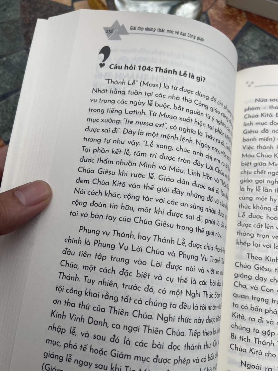 GIẢI ĐÁP NHỮNG THẮC MẮC VỀ ĐẠO CÔNG GIÁO – 300 câu hỏi thường gặp nhất - Lm. Kenneth D.Brighenti &amp;- Nhóm Majorica – Dòng Tên Việt Nam dịch – Nxb Tôn Giáo