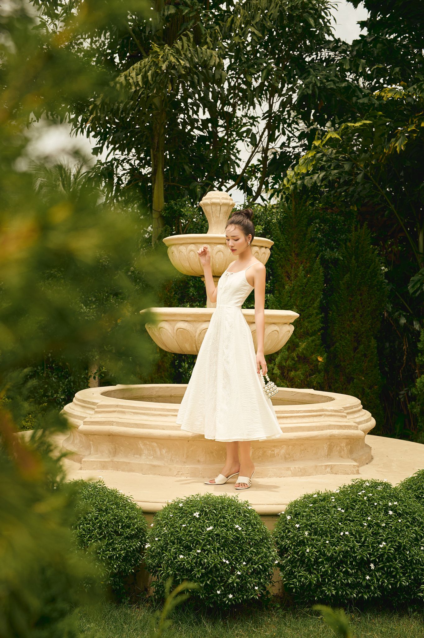 OLV - Đầm White Lace Up Dress