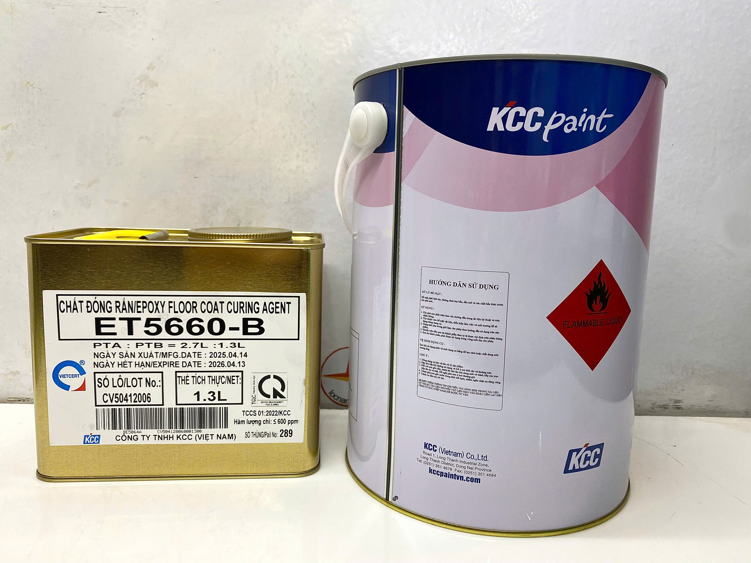 Sơn sàn bê tông epoxy KCC ET5660 Base A màu xám D80680 _ 4L/Bộ